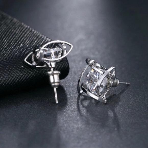 NEW Silver Solitaire Caged Diamond Stud Earrings - Picture 4 of 8